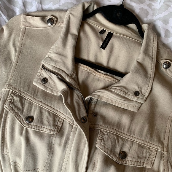 Utility Jacket - Picture 8 of 11